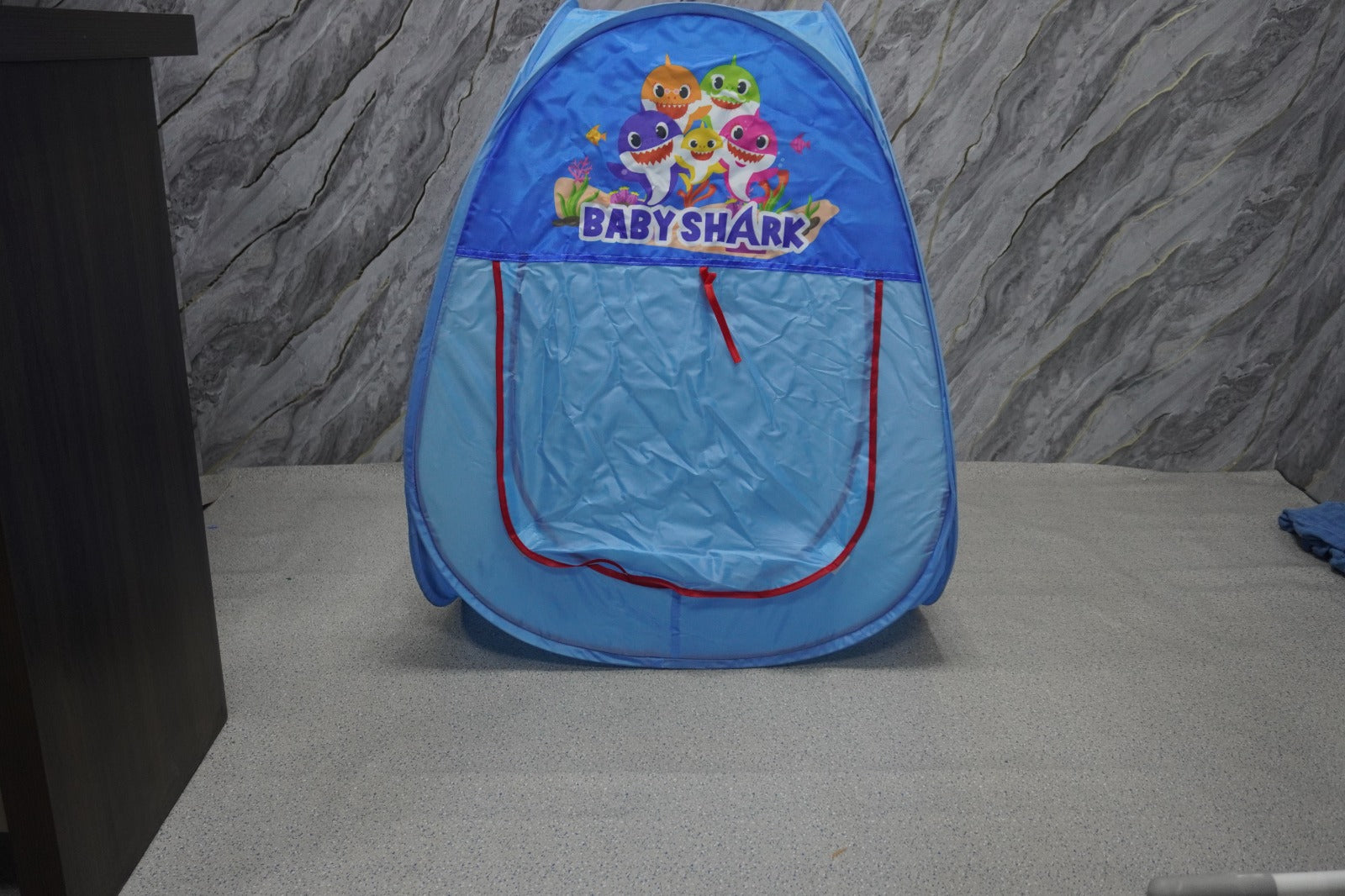 Pinkfong Baby Shark Play Hut Pop-up with 100 Balls