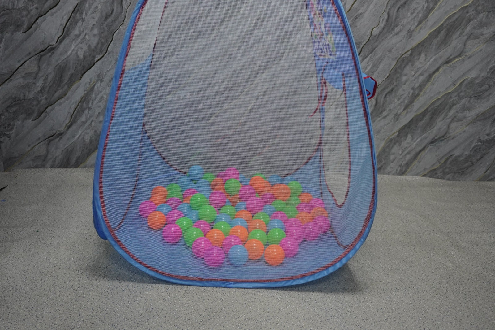 Pinkfong Baby Shark Play Hut Pop-up with 100 Balls